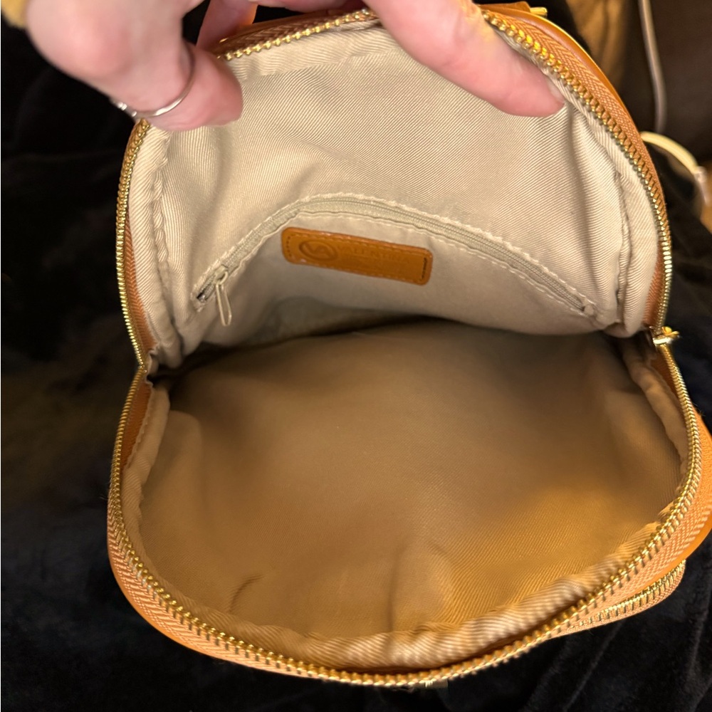 🖤✨Valentina Black Pebbled Leather Convertible Backpack✨🖤NWOT✨🖤 - Picture 6 of 13